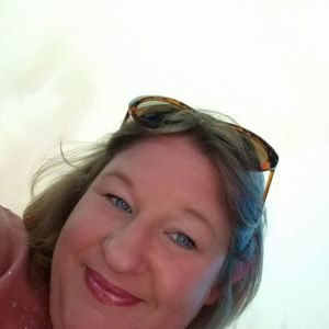 Meet your Posher, Kendra